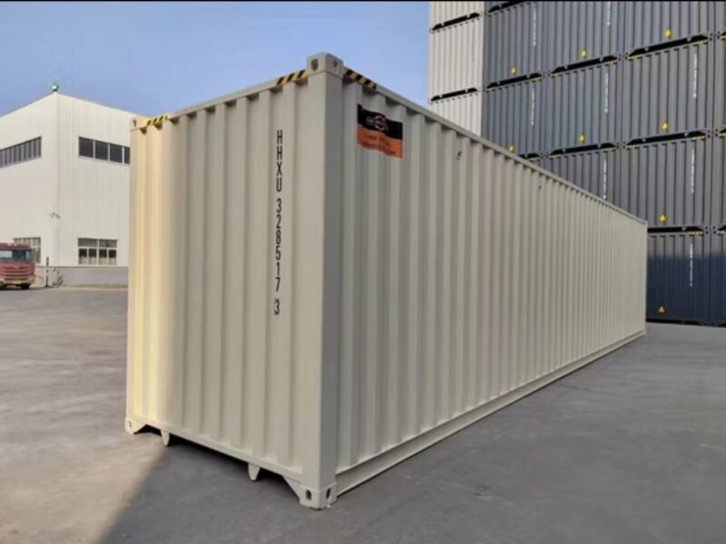 1 Contenedor High Cube de 40 pies con 4 puertas laterales color beige