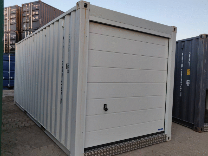 Nuevo contenedor 20′ (6 metros) | 20’DD Con puertas adicionales | MCKU2004798 – TALLINN (con puerta elevable) Gris claro