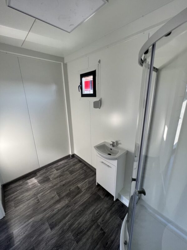 IMG_1972-768x1024-1 Contenedor oficina habitable de 8m x 3m