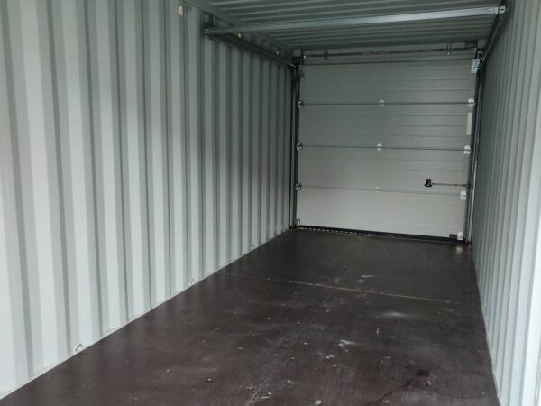 Patendeeritud-7-1 Nuevo contenedor 20′ (6 metros) | 20’DD Con puertas adicionales | MCKU2004798 – TALLINN (con puerta elevable) Gris claro